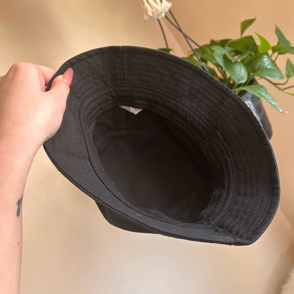 B Bucket Hat - Picture 4 of 5